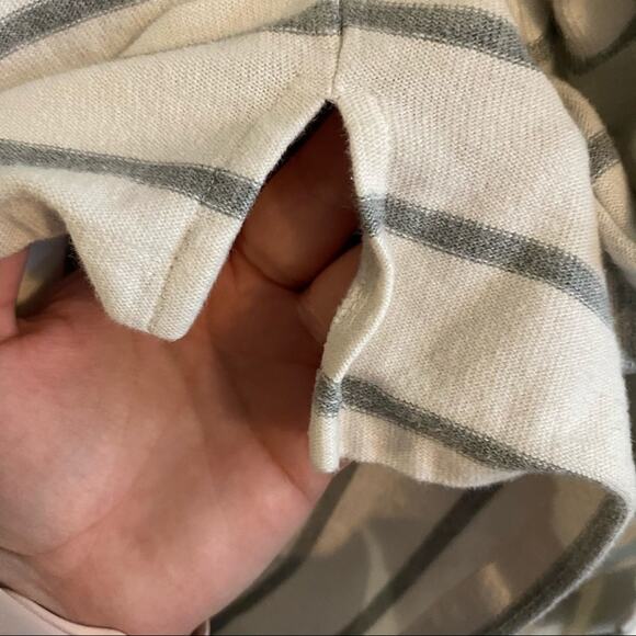 GAP Striped Long Sleeve Top Size Small - Picture 5 of 6